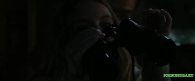 Пара подсматривает за сексом соседей и занимаются сексом